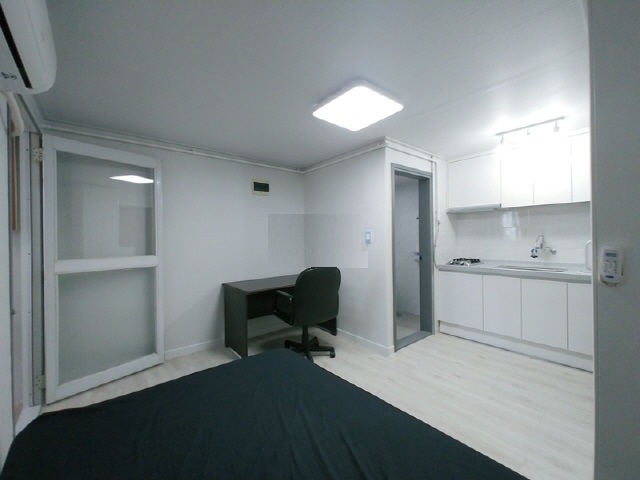 Studio near Hoegi Station